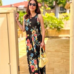 🎉HP🎉 Black Floral Sleeveless Maxi Dress With Pockets